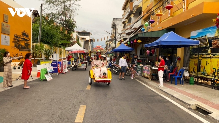 Tet festive atmosphere prevails in Thailand’s Vietnam Town